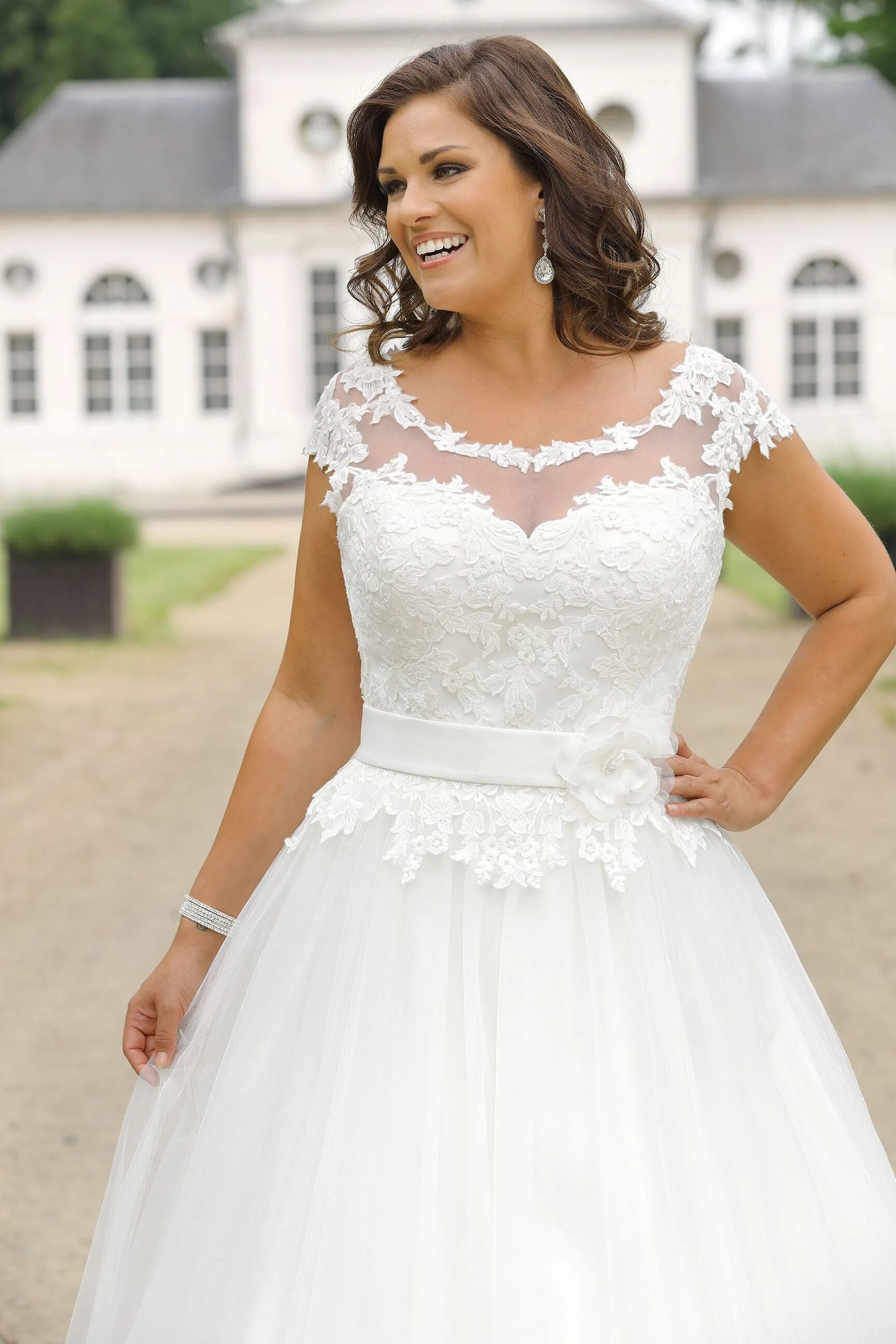 Платья на свадьбу больших размеров фото Pin op Ladybird PlusSize Collectie 2018