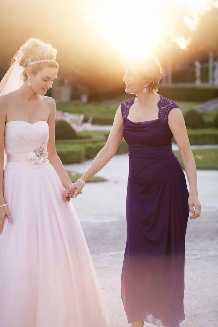 Платья на свадьбу дочери фото Real Mother-of-the-Brides Get "So Many Compliments" on These Dresses Bride, Moth
