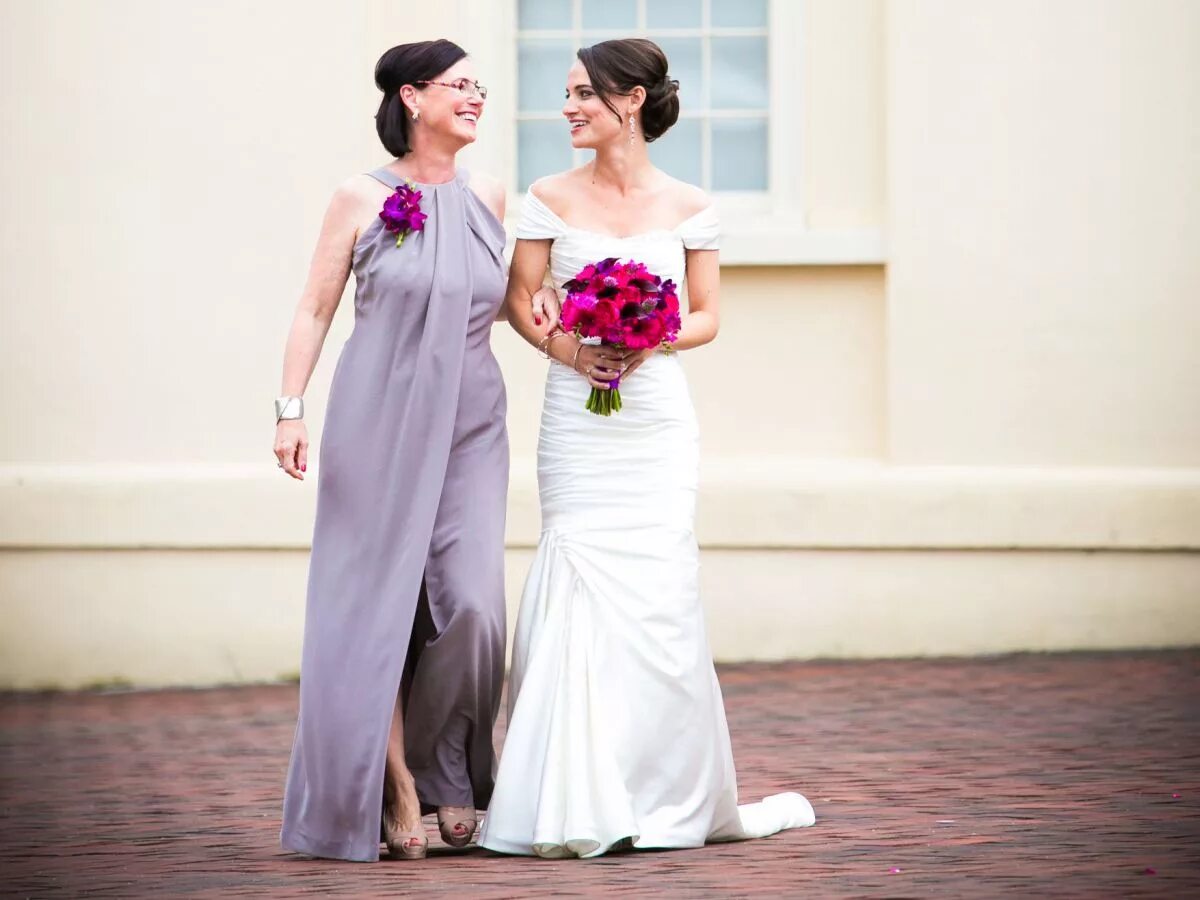 Платья на свадьбу дочери фото Как на свадьбе должна быть одета мама невесты