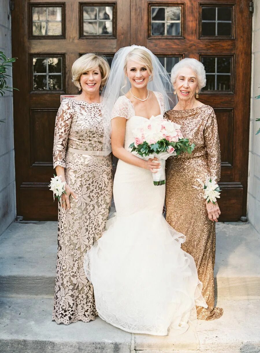 Платья на свадьбу дочери фото A Dream City Wedding With a Vera Wang Gown Mother wedding dress, Mother of the b