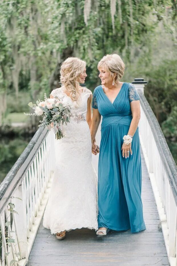 Платья на свадьбу дочери фото More Than Chic Outfits For Mothers of the Bride or Groom Summer mother of the br