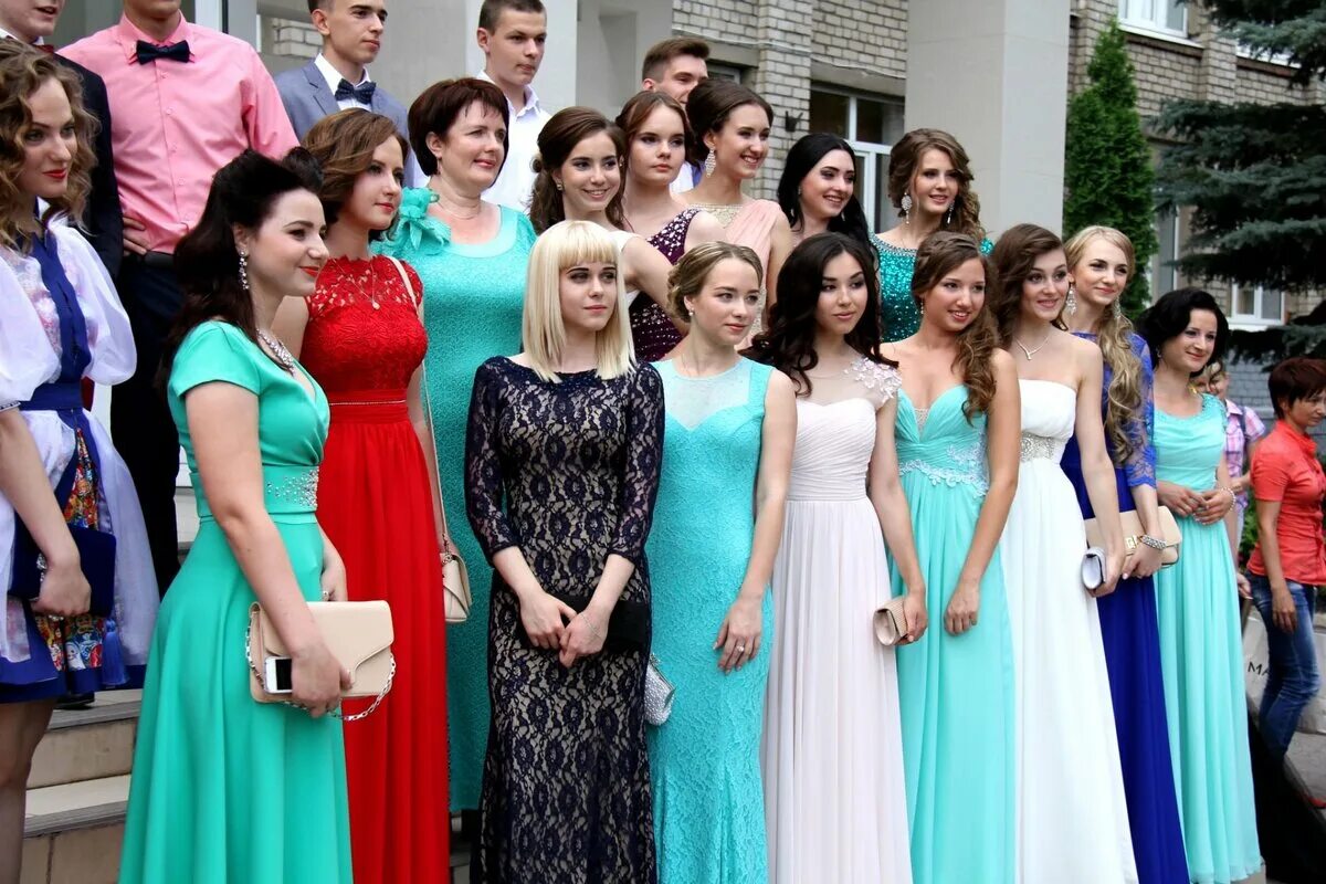 Платья на выпускной 2024 11 класс фото Платье на выпускной 2024 для девочки