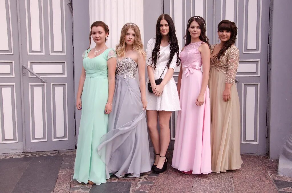 Платья на выпускной 2024 11 класс фото Выпускники-2015 школы № 1 - Мичуринский городской портал