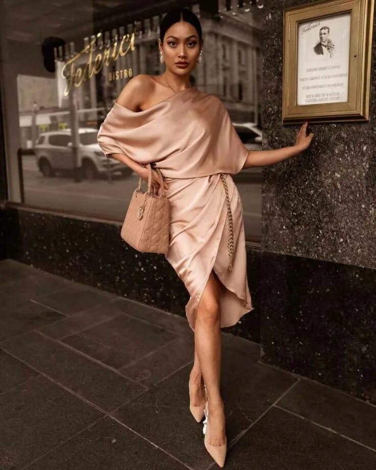 Платья на запах 2024 модные тенденции Модные платья лето 2020 для женщин 30 лет: 7 моделей, которые стоит взять на зам