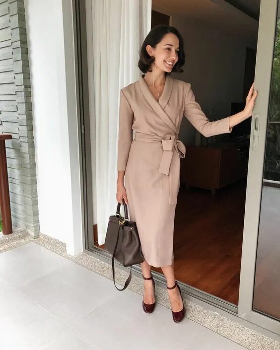 Платья на запах 2024 модные тенденции Buy vestito a portafoglio cheap online