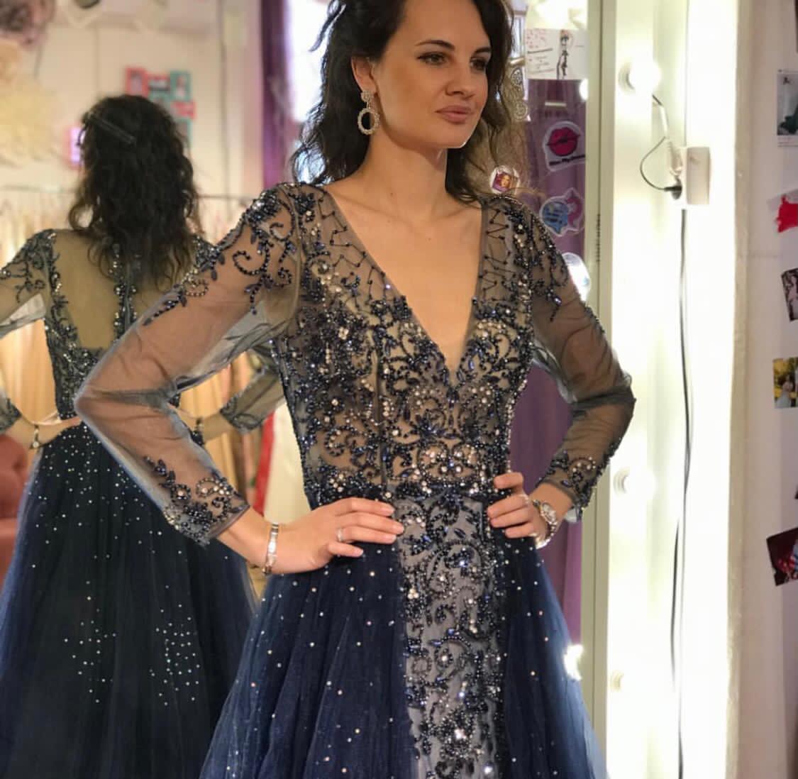 Платья напрокат краснодар фото Роскошное вечернее платье синего цвета. Салон платьев