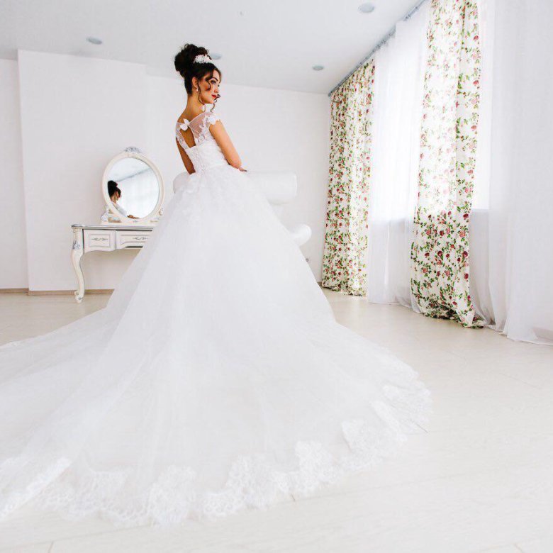 Платья напрокат краснодар фото и цены Свадебное платье - купить в Иркутске, цена 13 000 руб., продано 16 апреля 2018 -