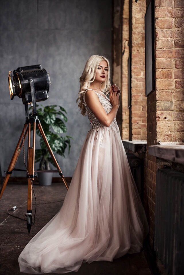 Платья напрокат омск фото цена Прокат и аренда платьев для фотосессии, мероприятий в Омске. Dress Bar
