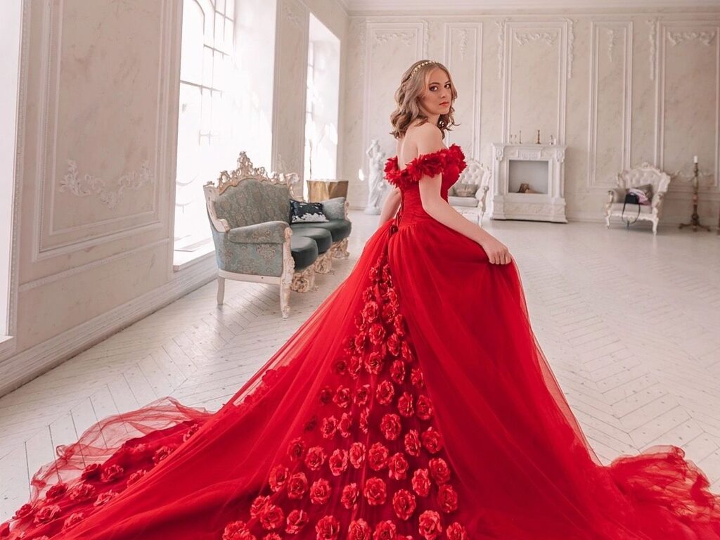 Платья напрокат пермь фото Аренда платьев для взрослых и детей. Интернет-магазин Юлии Размётовой.