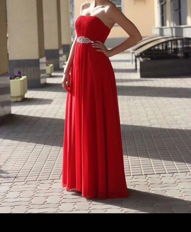 Платья напрокат рязань цены и фото Выпускное платье - купить в Рязани, цена 3 000 руб., продано 25 июня 2019 - Плат