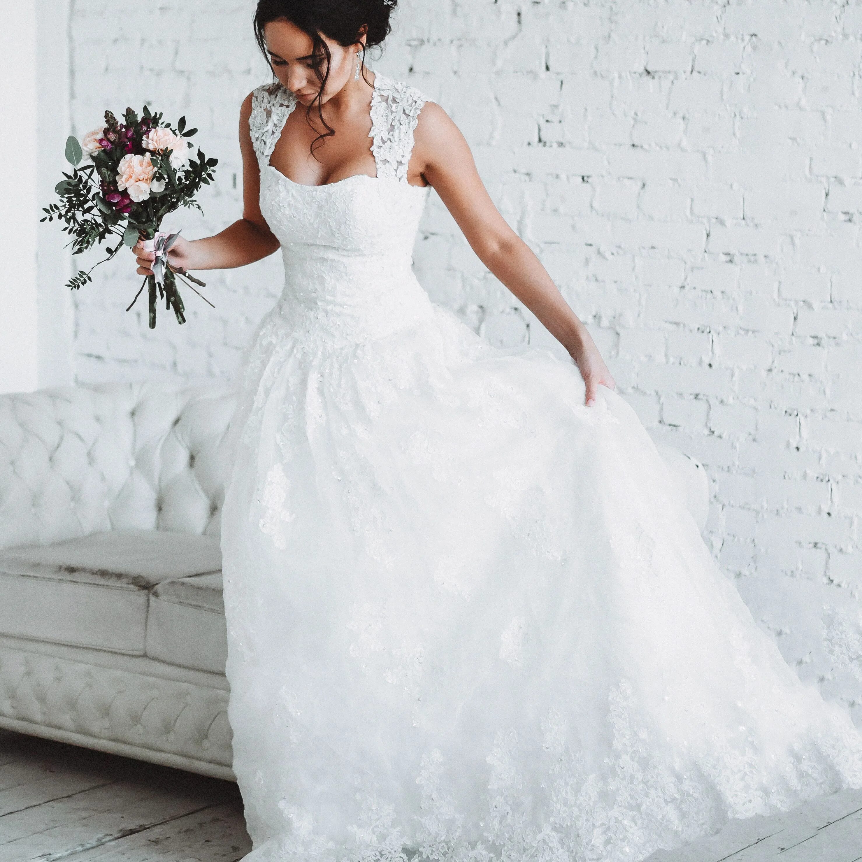 Платья напрокат волгоград цена и фото свадебное платье Белла - прокат от 2000 руб. Санкт-Петербург