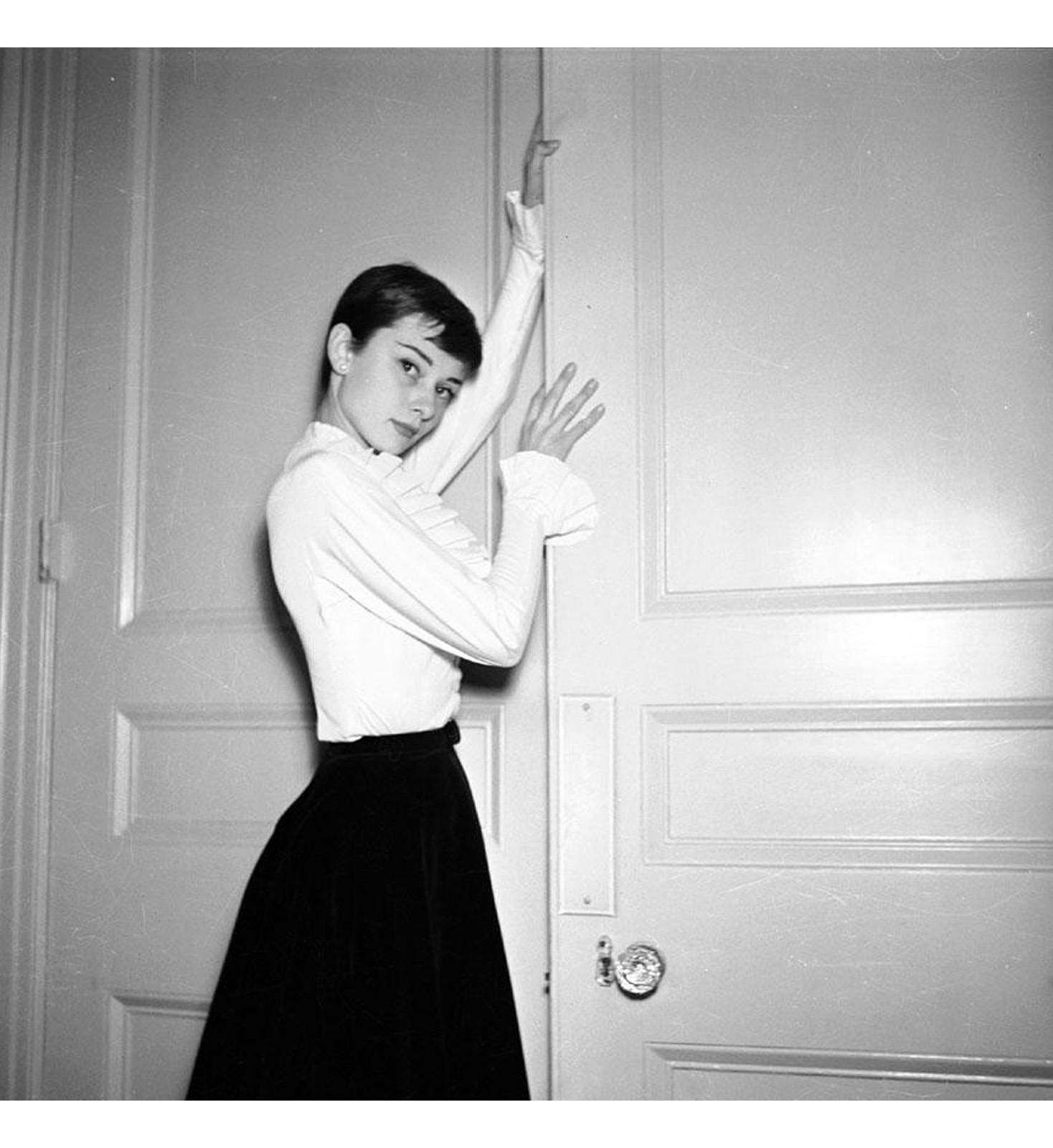 Платья одри хепберн фото Audrey Hepburn 1955 © Pleasurephoto