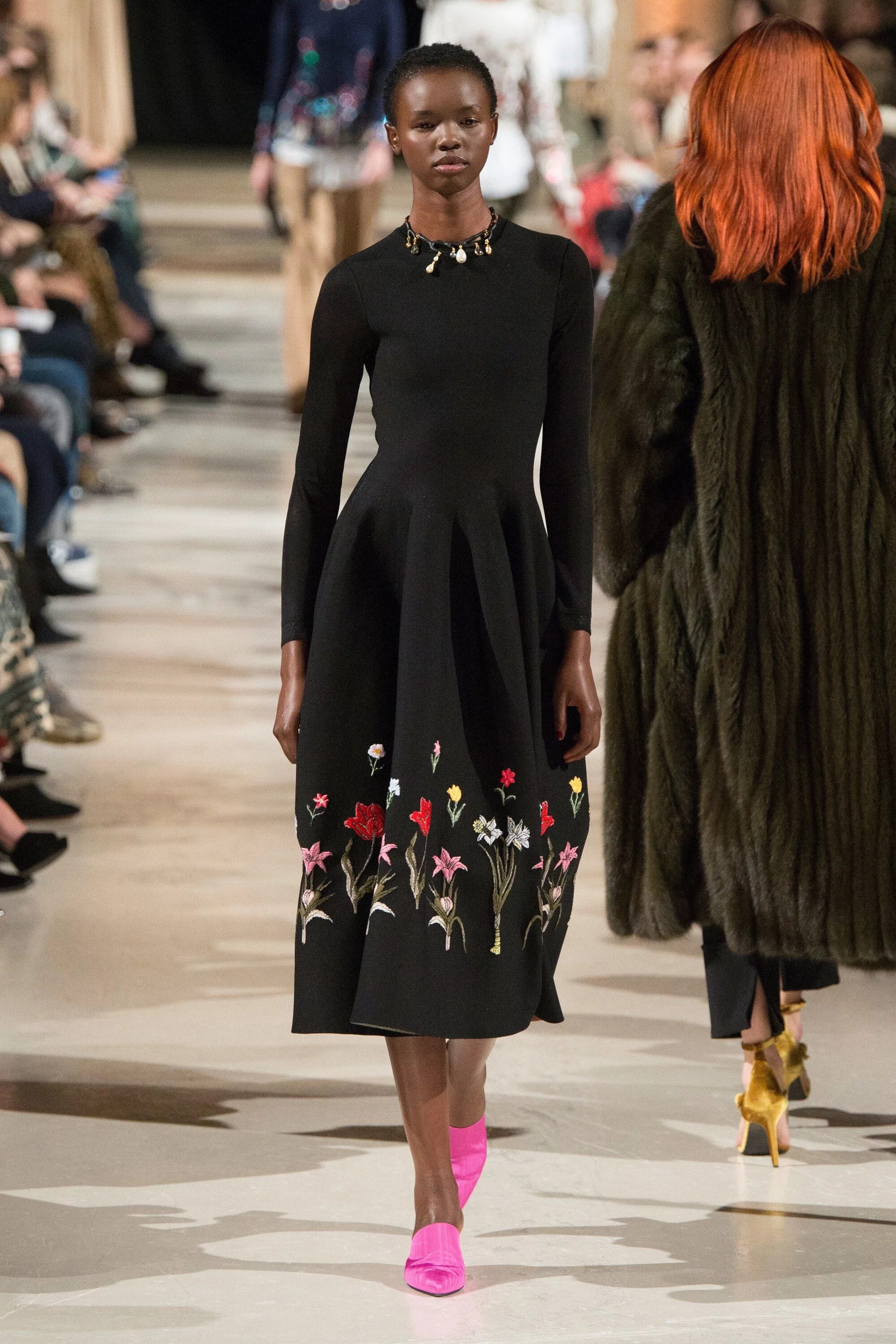 Платья осень зима фото Oscar de la Renta Fall 2018 Ready-to-Wear Collection - Vogue Fashion, Women's ru