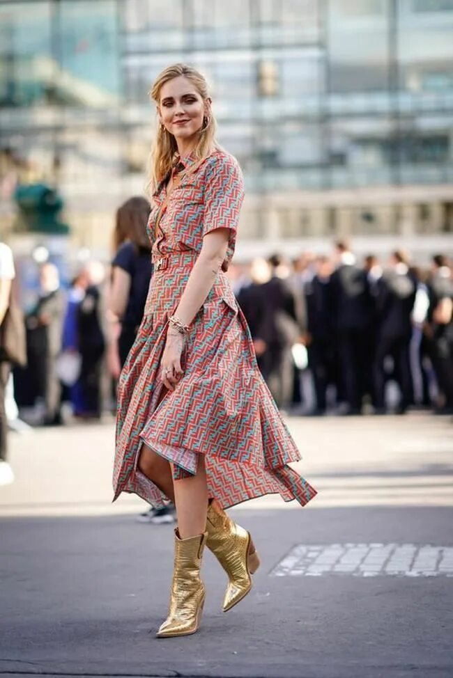 Платья под казаки фото Модные сапоги-казаки - хит осени и зимы 2020-2021 Vestido y botas largas, Vestid