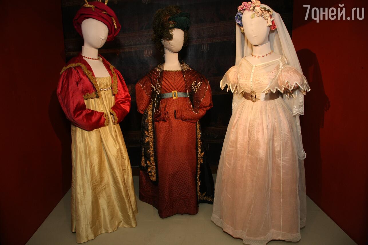Платья пушкинской эпохи фото Александр Васильев показал жителям столицы наряды пушкинской эпохи - 7Дней.ру