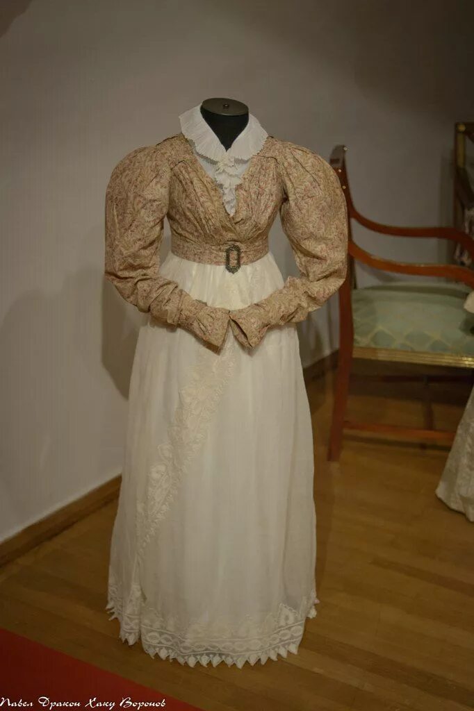 Платья пушкинской эпохи фото Выставка "Мода пушкинской эпохи" 1830s dress, 1820s dress, Dresses