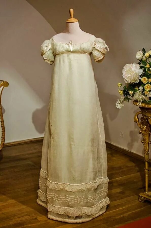 Платья пушкинской эпохи фото История красоты