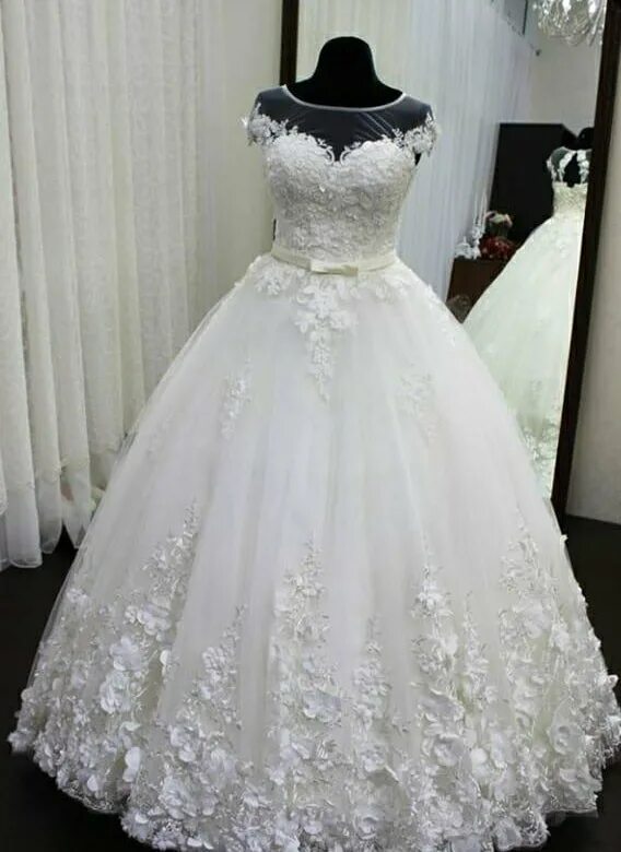 Платья пятигорск рынок лира фото Свадебное платье. - купить в Пятигорске, цена 15 000 руб., продано 2 октября 201