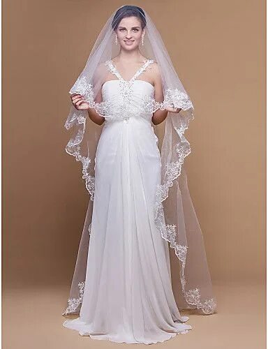 Платья с фатой фото Mantilha - Cerca con Google (com imagens) Véus de noiva, Véus de noiva de renda,