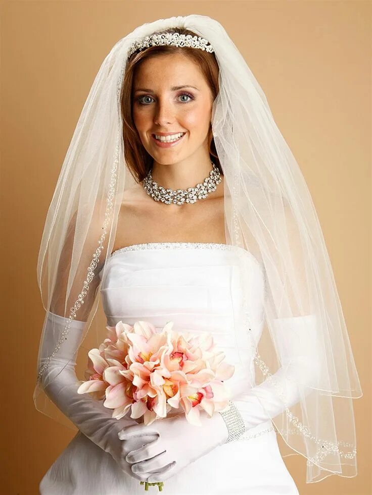 Платья с фатой фото Pin by RP65712 on Random Likes Ivory bridal veil, Bridal gloves, Bridal