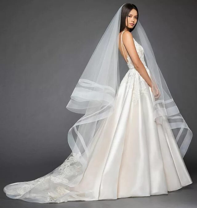 Платья с фатой фото How stunning is this @lazarobridal ballgown with its romantic skirt and perfect 