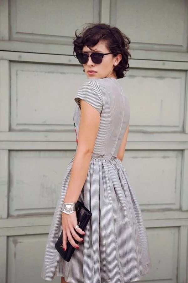 Платья с короткими волосами фото Самые модные стрижки на короткие волосы 2018-2019 года: тенденции коротких стриж