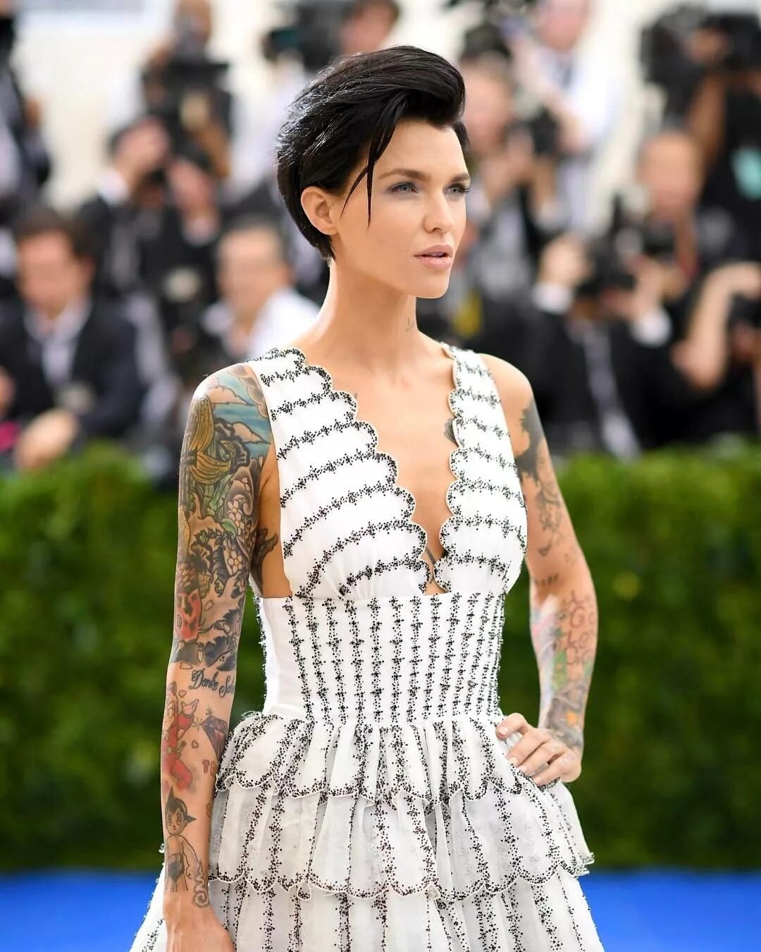 Платья с короткой стрижкой фото Ruby Rose. Fierce. Feminine. Capelli corti, Tagli di capelli, Capelli