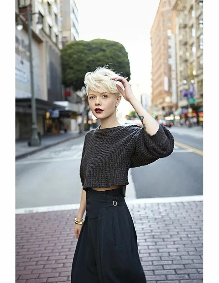 Платья с короткой стрижкой фото Красивые короткие волосы. 60 фото модных коротких женских стрижек 2015-2016 Coup