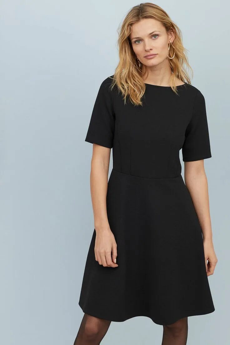 Платья с круглым вырезом фото Dress with a bell-shaped skirt - Black - Ladies H&M GB 1 Платья, Клеш, Красивые 