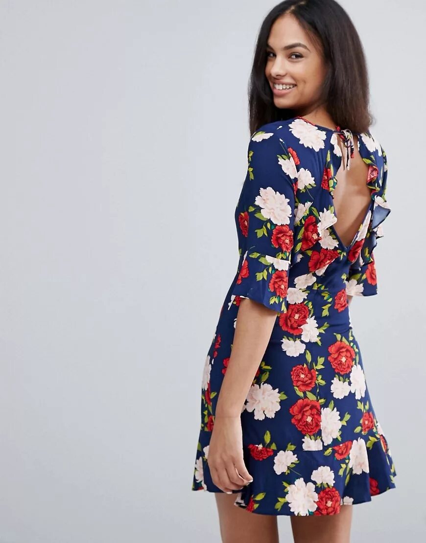 Платья с принтом фото New Look Floral Frill Tea Dress - ShopperBoard