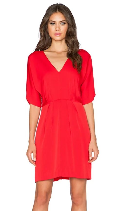 Платья с v вырезом фото MILLY ПЛАТЬЕ С V-ОБРАЗНЫМ ВЫРЕЗОМ И РУКАВАМИ-ДОЛОМАН в цвете Red REVOLVE