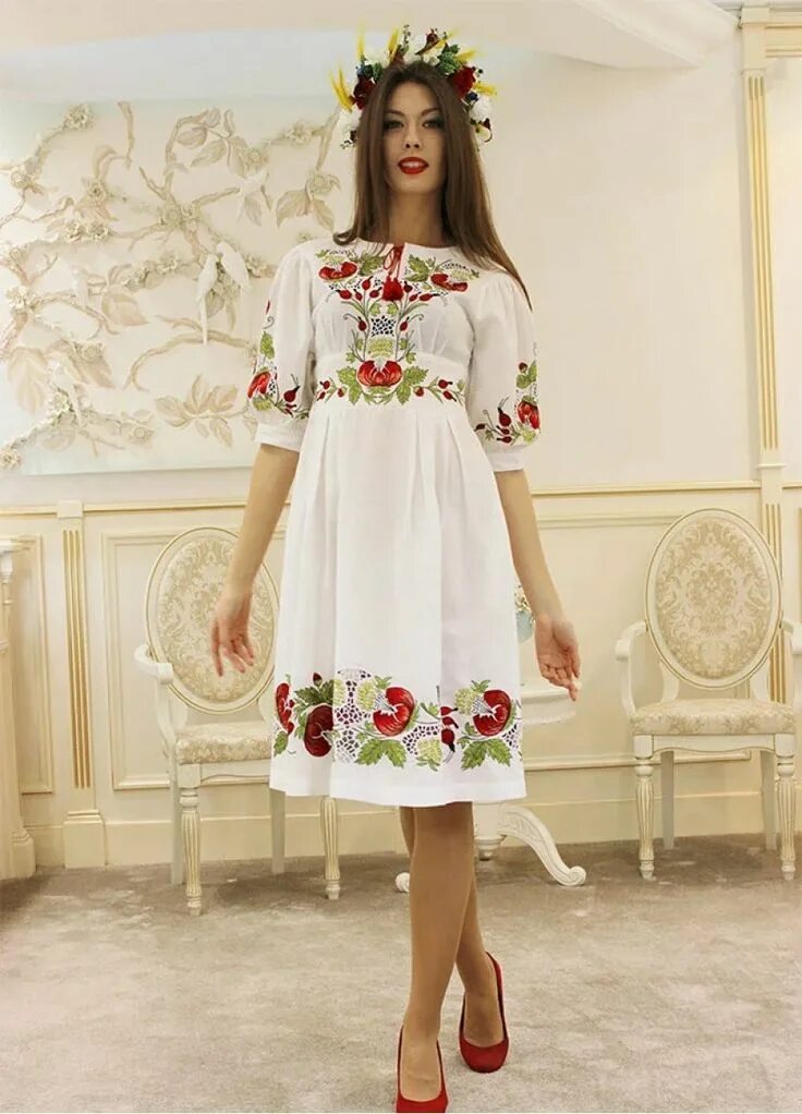 Платья с вышивкой фото Подборка стильных и оригинальных платьев с вышивкой, для лета 2020, которые подо