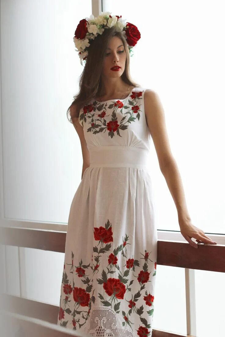 Платья с вышивкой фото Сукня біла 'Троянди' Beautiful summer dresses, Dresses, Mexican dresses