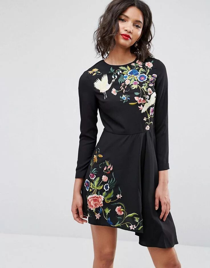 Платья с вышивкой фото LOVE this from ASOS! Women dress online, Long sleeve skater dress, Latest fashio