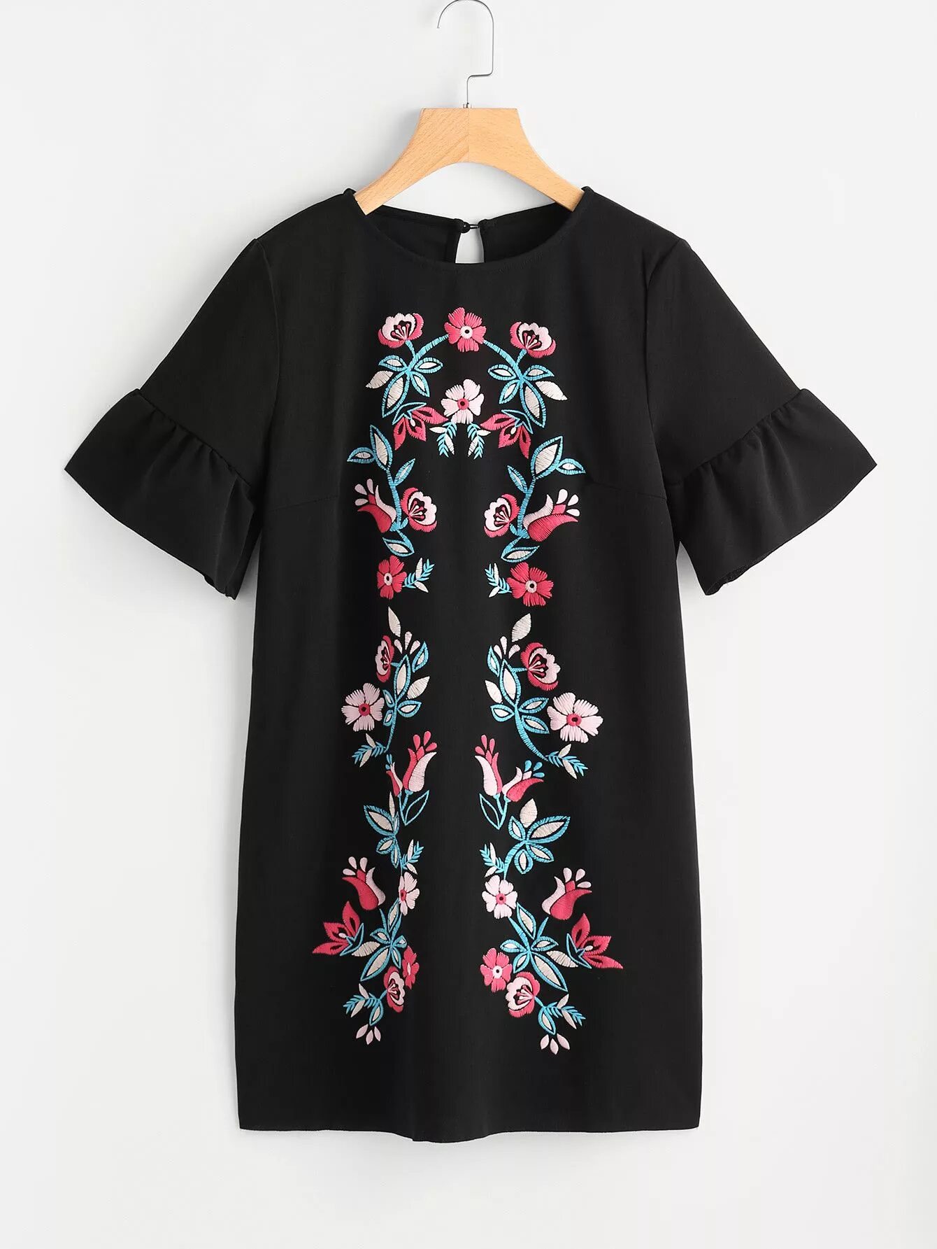 Платья с вышивкой фото Модное платье с цветочной вышивкой