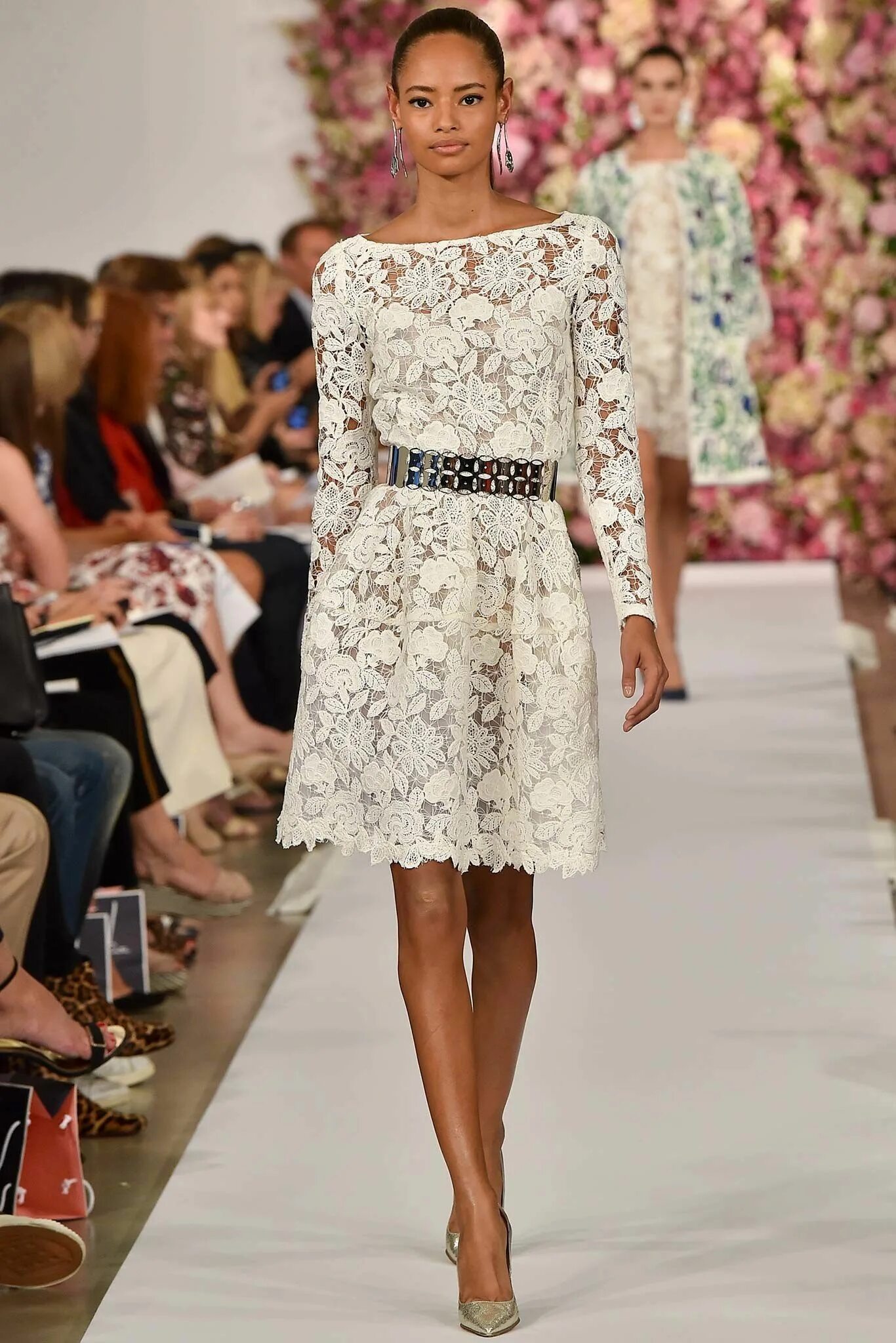 Платья сейчас в моде фото Oscar de la Renta Spring 2015 Ready-to-Wear Fashion Show Fashion, Fashion show, 