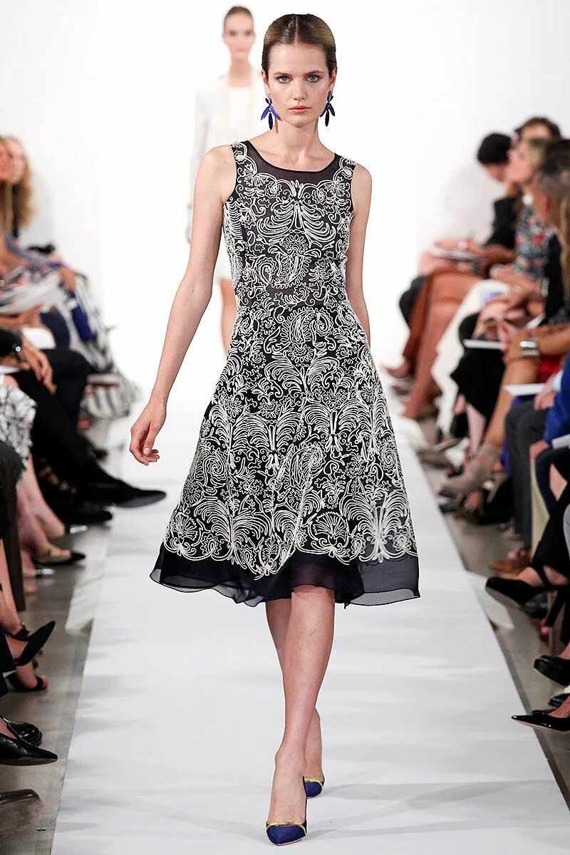 Платья сейчас в моде фото Fashion Shows: Fashion Week, Runway, Designer Collections Модные стили, Недели м