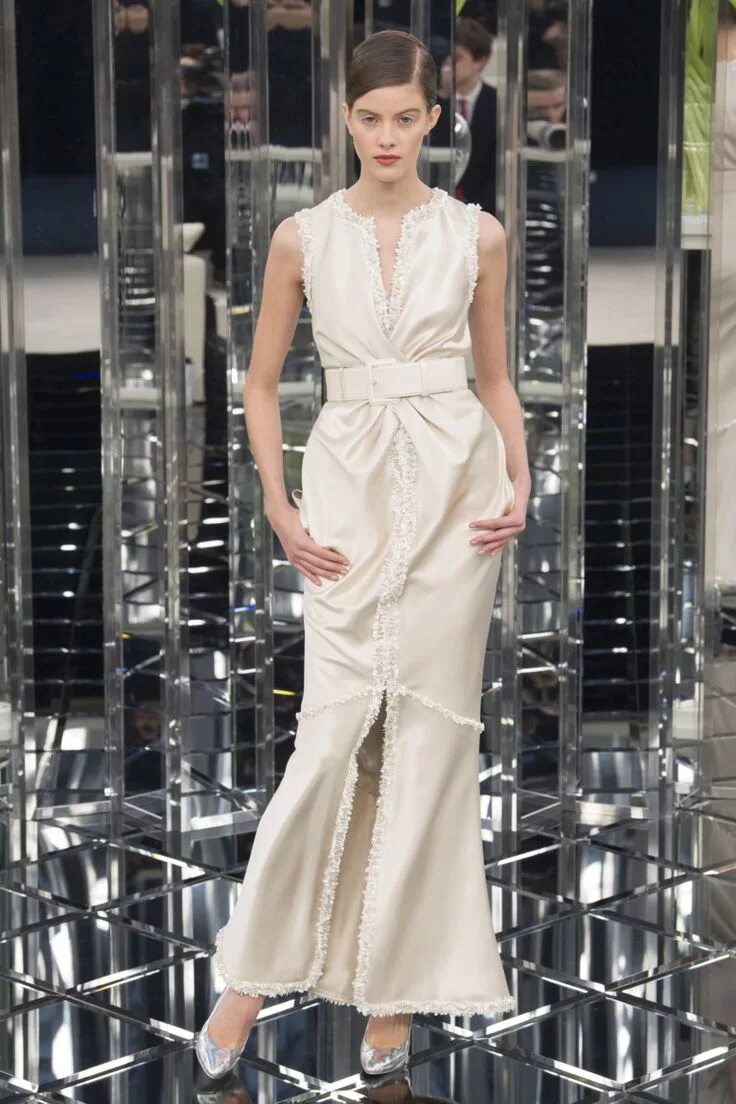 Платья шанель фото Chanel Модные летние наряды, Необычные платья, Вечерние платья