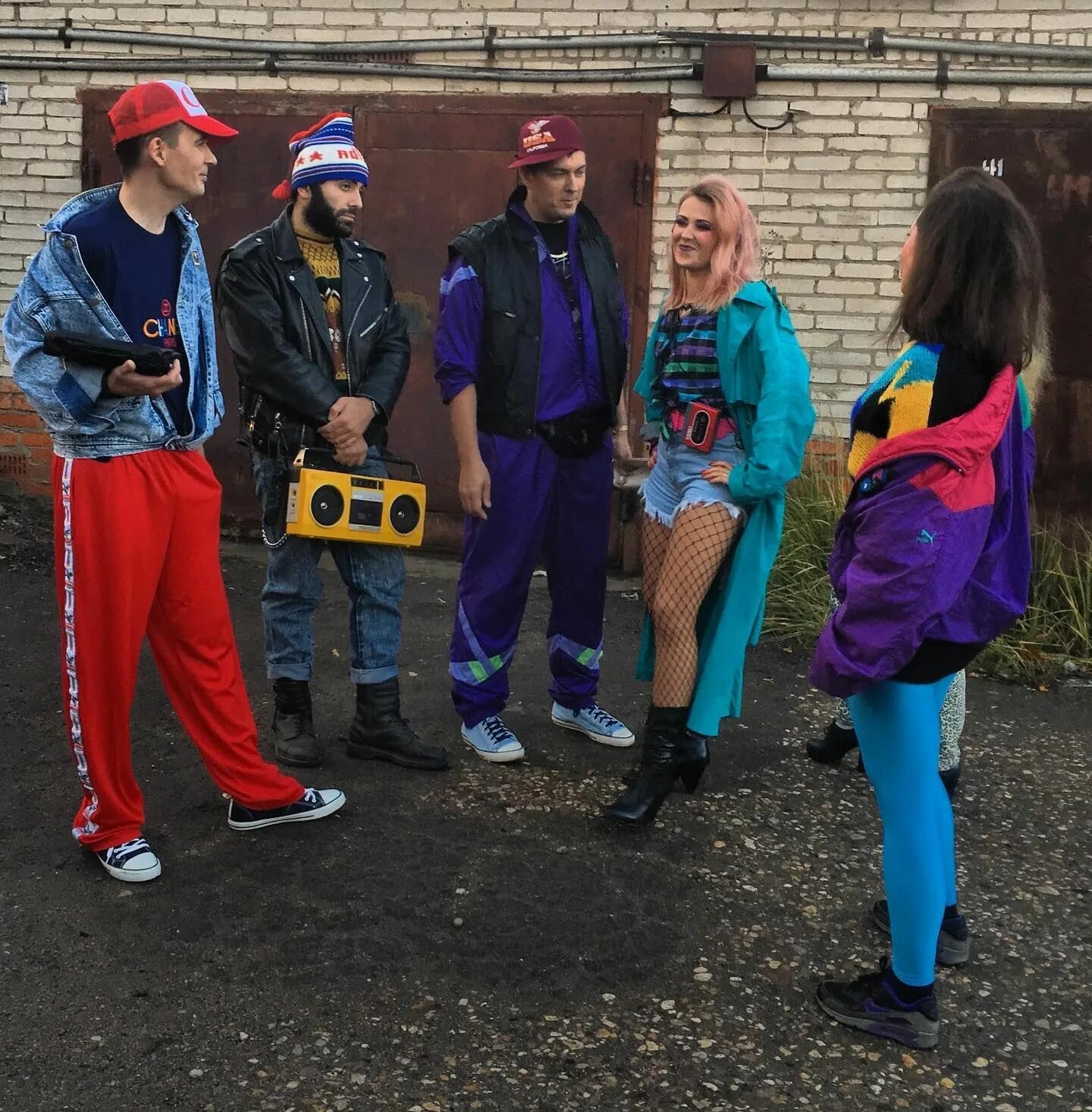 Платья стиль 90 х фото Совсем скоро выйдет новый клип легендарной группы "Вирус" на песню "В стиле диск