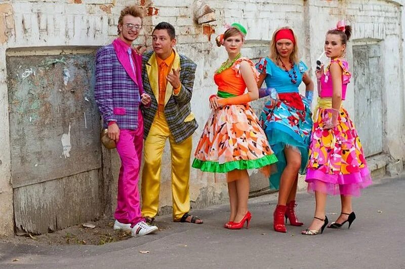 Платья стиль 90 х фото Стиляжний выкуп - организация выкупа - оригинальные идеи для вашей свадьбы.