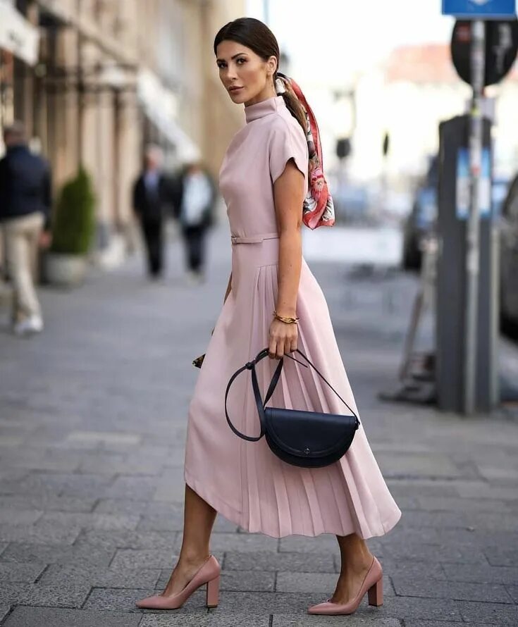 Платья стиль женская одежда Pin by Laura Valery on Dress2019 Womens fashion, Fashion, Style