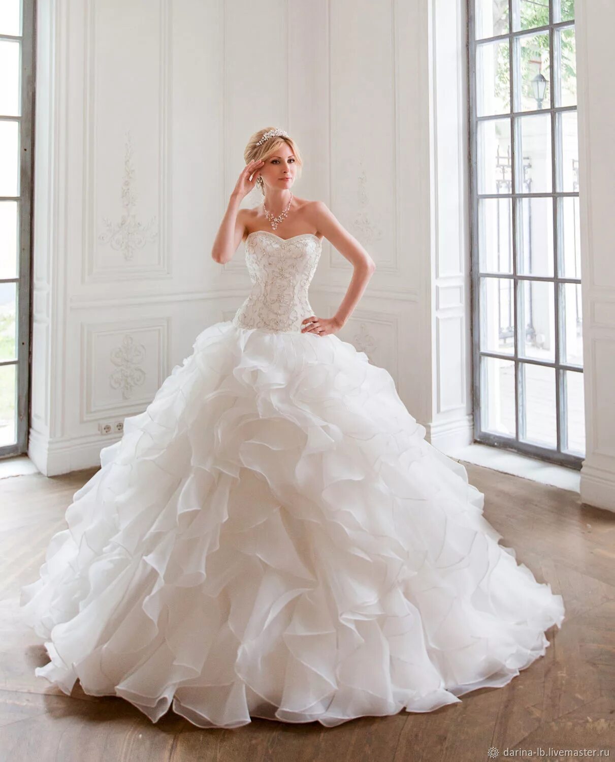 Платья свадебные фото цена москва Свадебное платье в интернет-магазине Ярмарка Мастеров по цене 21000 ₽ - L8UQSBY 