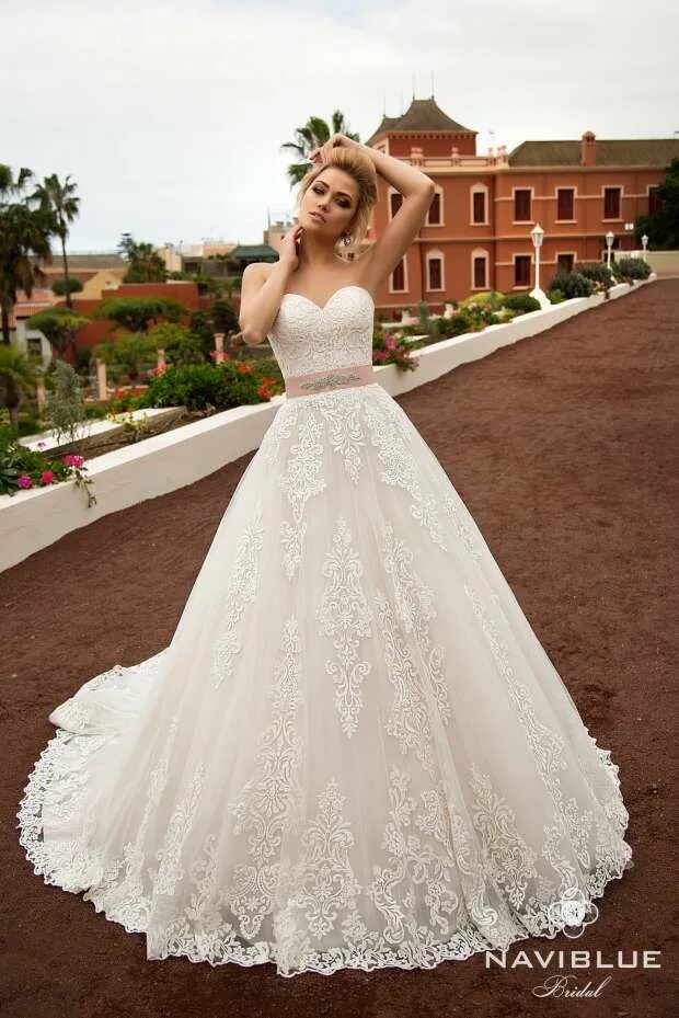 Платья свадебные фото цена москва Свадебное платье Naviblue Bridal 16507 Lia