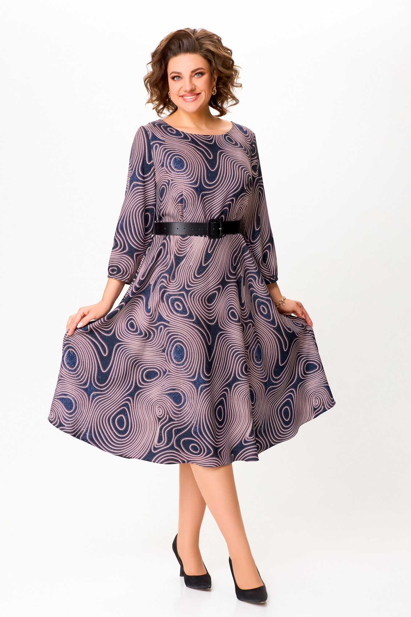 Платья цена фото Платье Swallow 799 Сине-чёрный, принт Галактика в размере 52-62 купить в Минске 