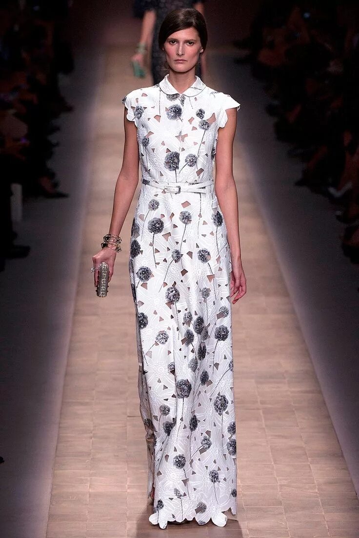 Платья тенденции фото Модные ткани и материалы в одежде: тенденции 2018 года на фото Modemodellen, Mod