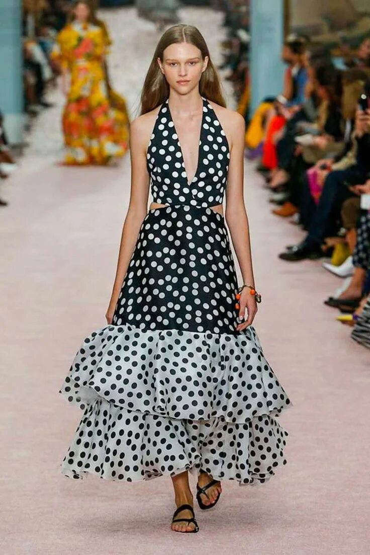 Платья тенденции фото Carolina Herrera Spring 2019 Ready-to-Wear Fashion Show Fashion dresses, New yor