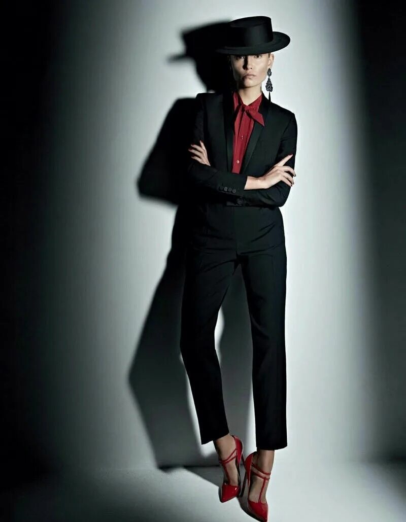 Платья в мужском стиле Pin on Natasha poly Natasha poly, Editorial fashion, Vogue russia