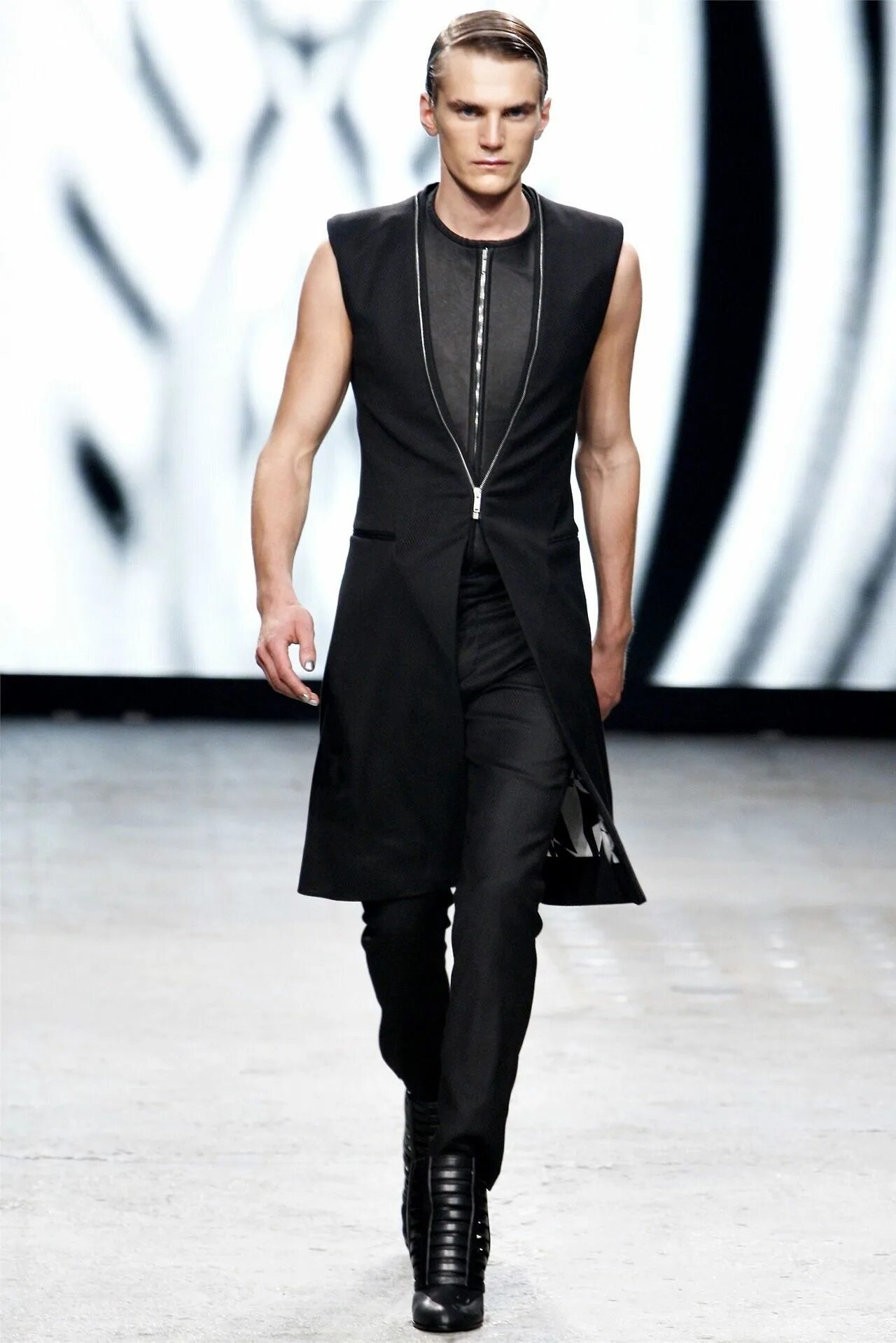 Платья в мужском стиле Gareth Pugh Mens fashion edgy, Futuristic fashion, Mens fashion