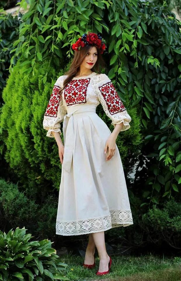Платья в русском народном стиле фото Pin by Anna Bor on + вишиванки Fashion dresses, Folk fashion, Ethnic fashion