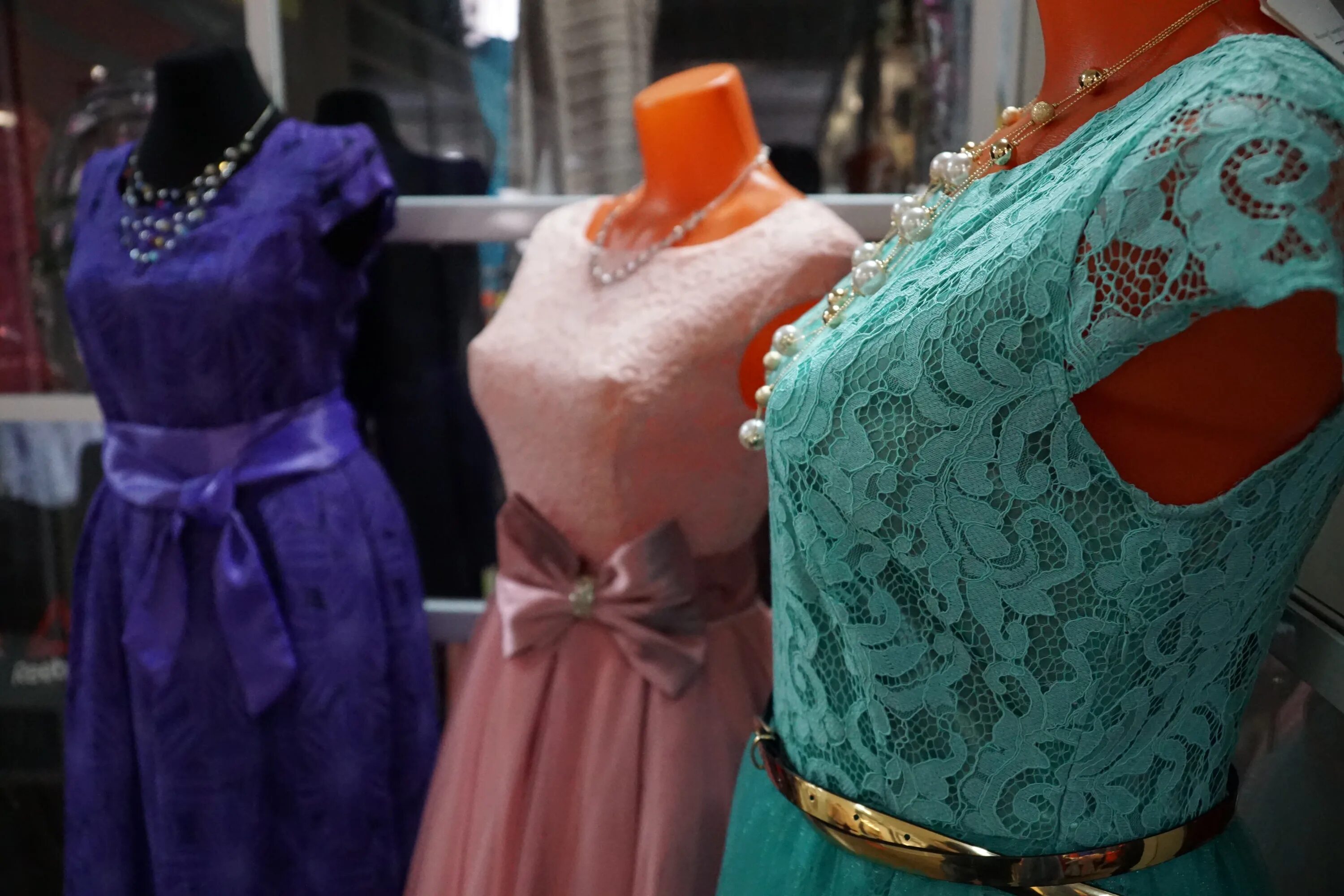 Платья в самаре фото Готовимся к выпускным и лету вместе с ТЦ "Империя" БРИЦ Благовещенский районный 